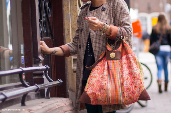 shop owner | ©The Viewfinder