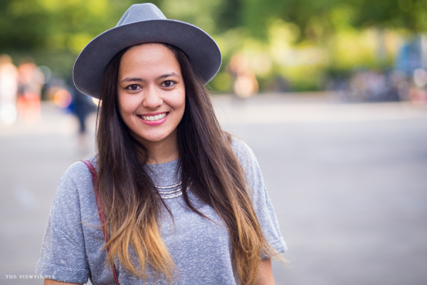 grey hat girl | ©The Viewfinder