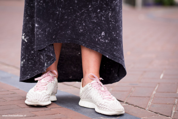 skirt and sneakers amsterdam 2 | ©The Viewfinder