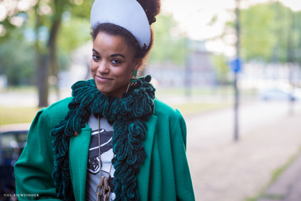 green coat & red lips amsterdam 3 | ©THE VIEWFINDER