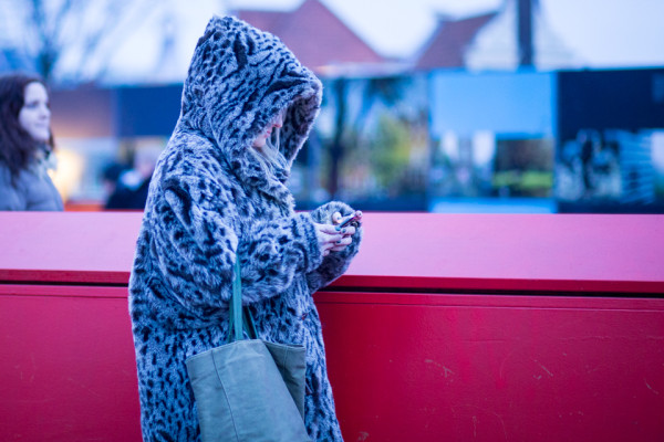 hooded faux fur coat amsterdam street style women leopard | ©THE VIEWFINDER