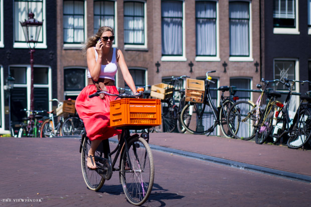 Cycling fashion women street style amsterdam | THE VIEWFINDER-2946