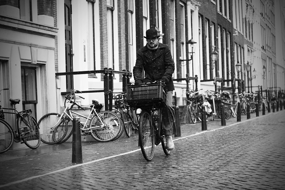 cycling through the snow920