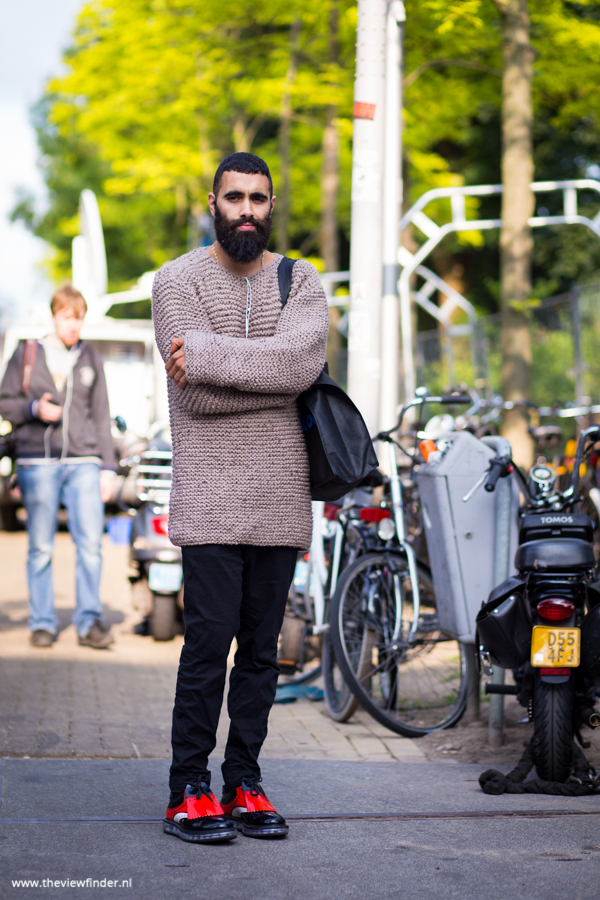 nice sweater & shoes | ©The Viewfinder