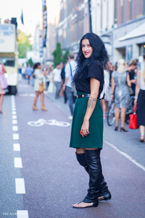 knee sandals | ©THE VIEWFINDER