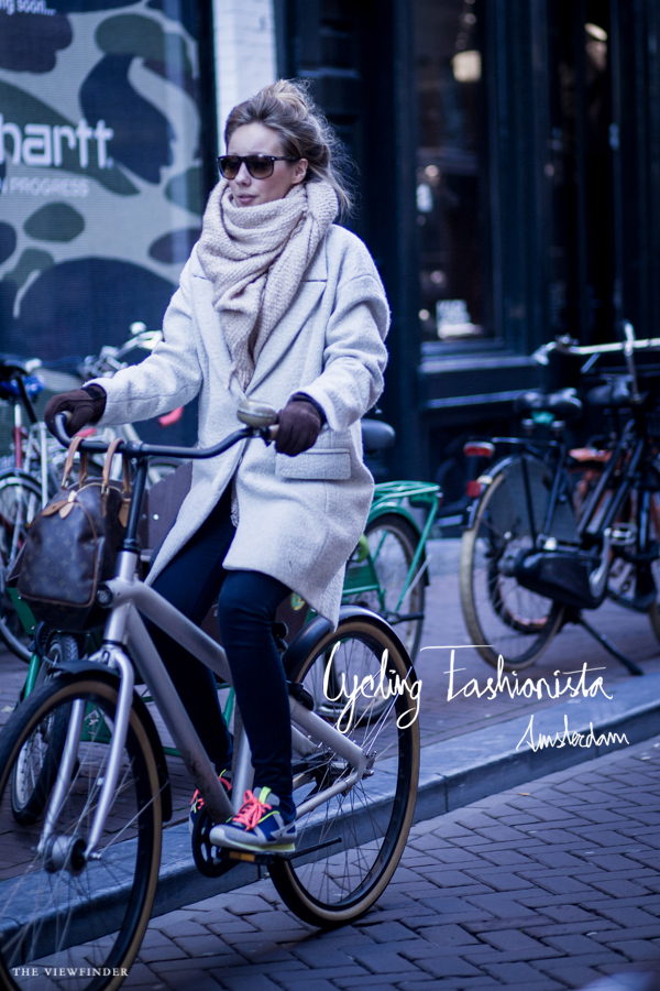 cycling fashionista street style amsterdam | ©THE VIEWFINDER
