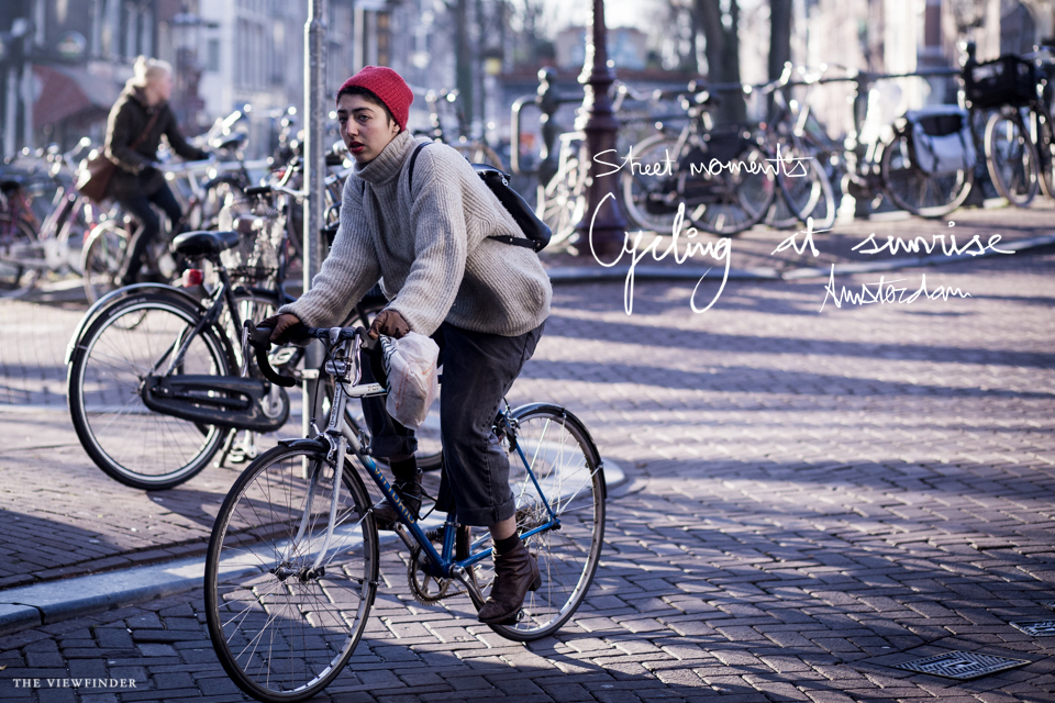cycling at sunrise amsterdam street photography | ©THE VIEWFINDER