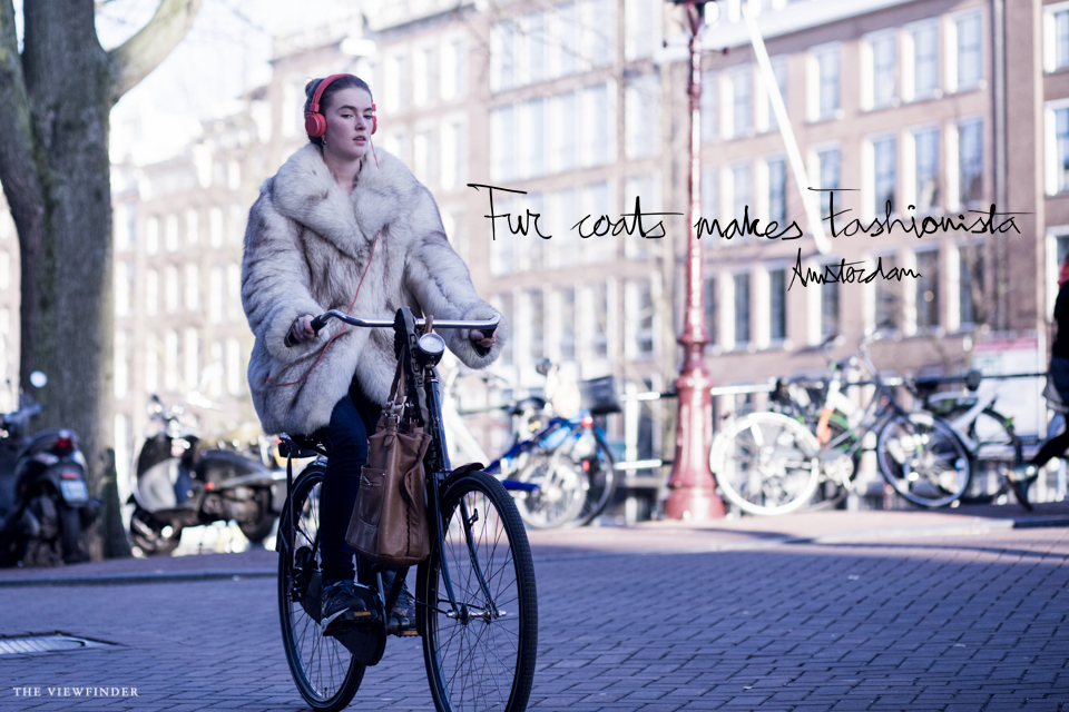 fur coats makes fashionista street style amsterdam | ©THE VIEWFINDER