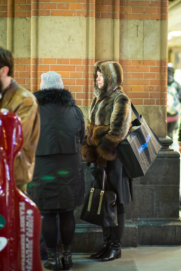 hooded faux fur coat amsterdam street style women | ©THE VIEWFINDER