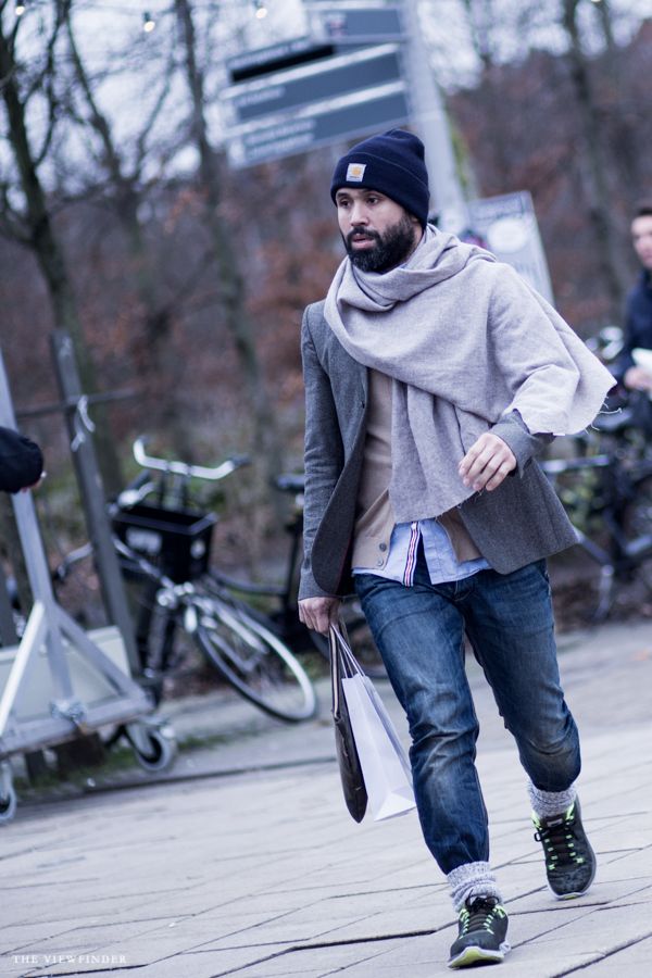 beanie & layers street style amsterdam men's fashion | ©THE VIEWFINDER