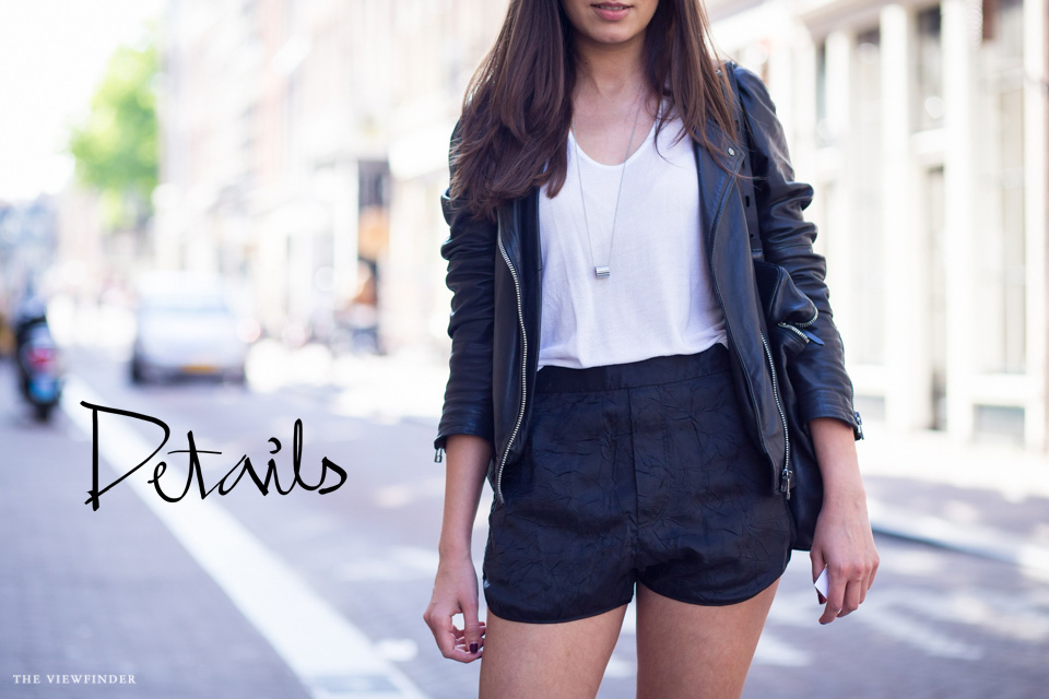 Subtle short texture womensfashion street style amsterdam fashion | ©THE VIEWFINDER-0981 title