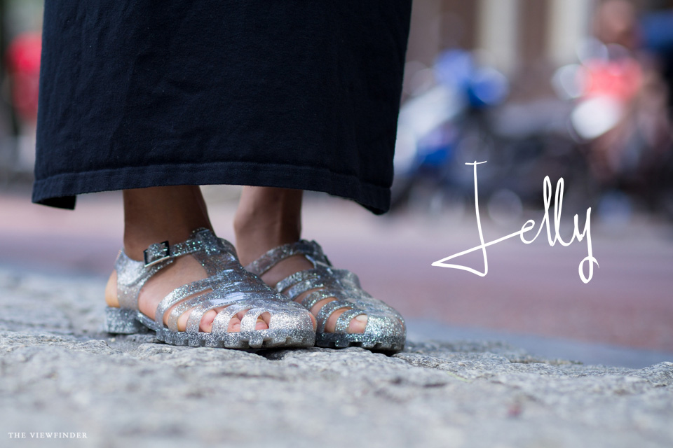 chic with jelly sandals street style womenswear amsterdam | ©THE VIEWFINDER-2214 title
