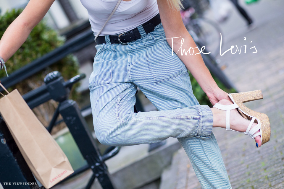 baggy jeans heels women street style amsterdam | ©THE VIEWFINDER-2880 title