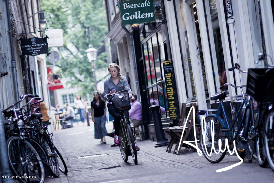 amsterdam alley street photography THE-VIEWFINDER-0373-title