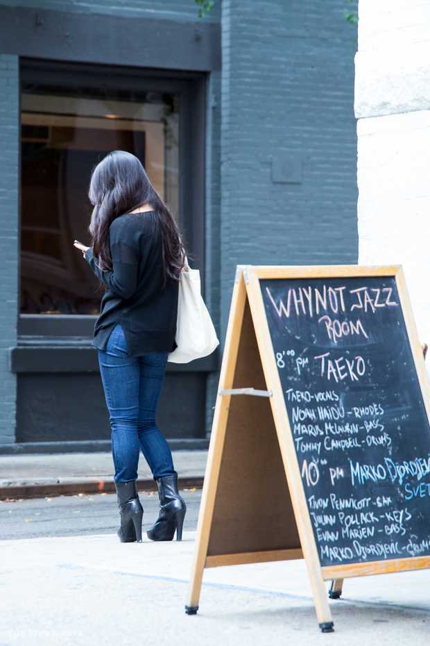 waiting women new york denim | THE VIEWFINDER-8837