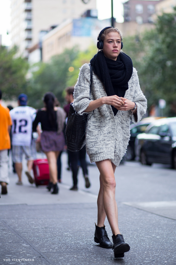 cardigan scarf street style new york women | THE VIEWFINDER-9436